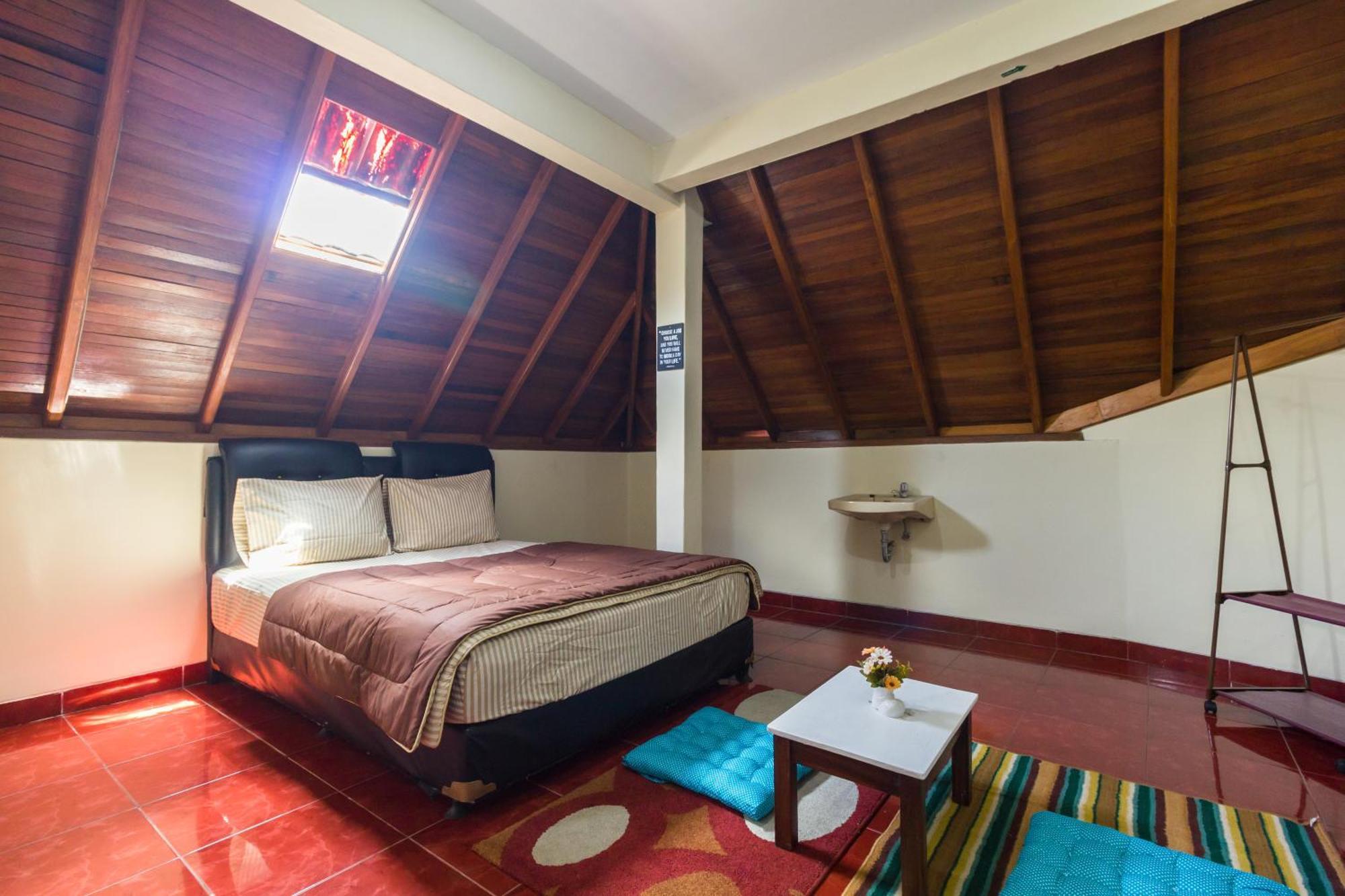 Pele Guesthouse Bandung Exterior foto